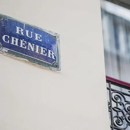 Lucien Hotel 2*