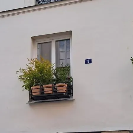 Lucien Hotel 2*